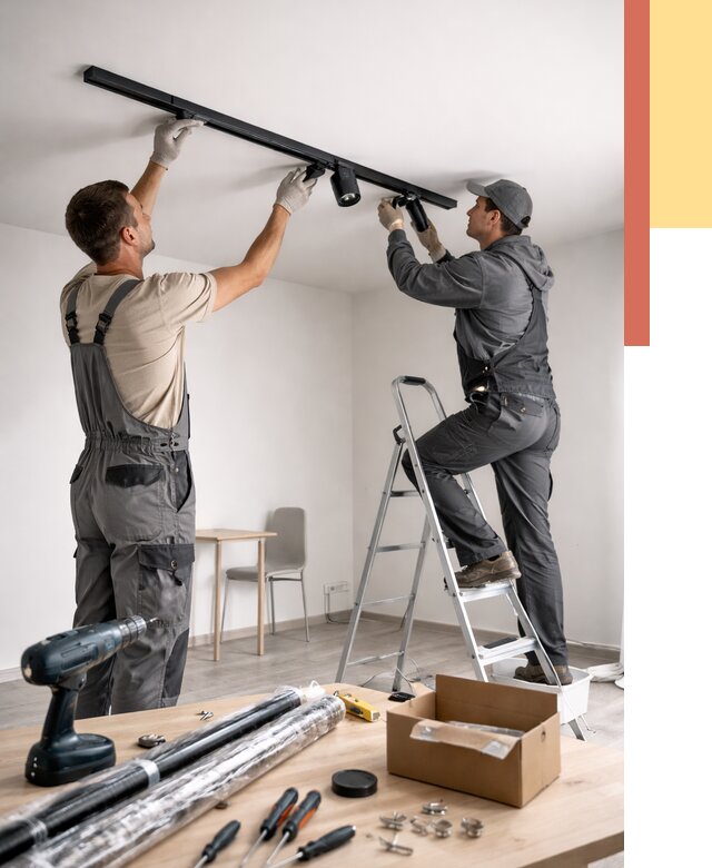 Установка трековых светильников в натяжной потолок в Троицке от 4331 руб. | ОТДЕЛОЧНИК-Трц